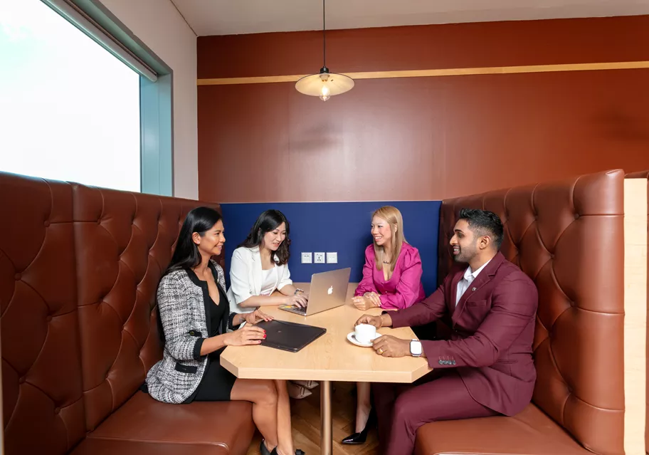 /media/35592/breakout-areas-suntec-singapore.jpg